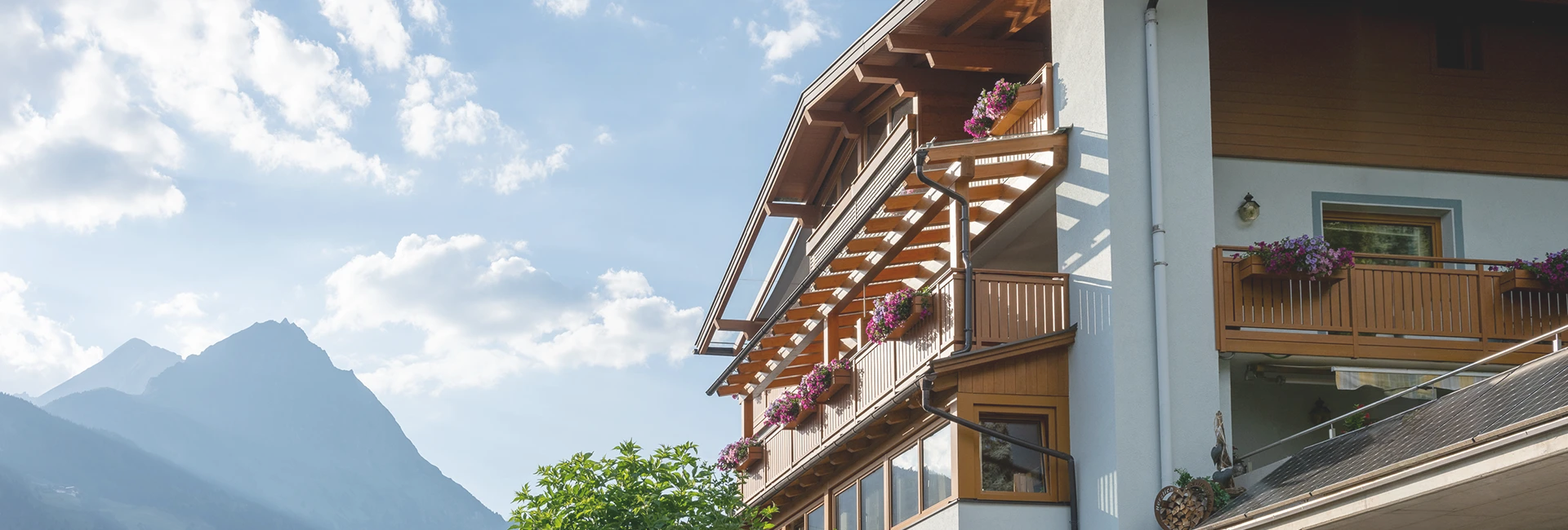 Ferienhaus Sonnenhang Header Buchen