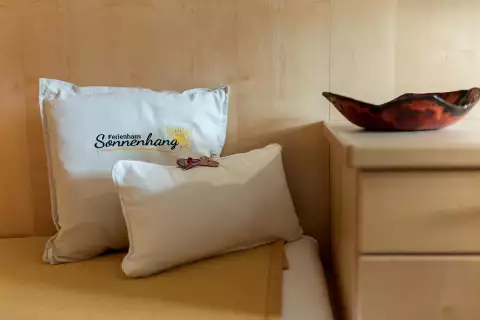 15 Ferienhaus Sonnenhang Bett Nachttisch