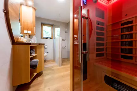 15 Ferienhaus Sonnenhang Dolomiten Bad Infrarotkabine