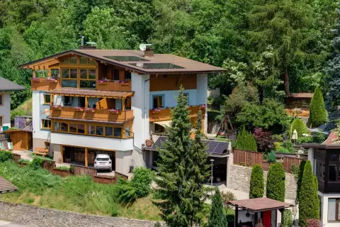 04 Ferienhaus Sonnenhang Hausbild