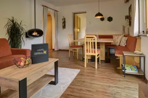 02 Ferienhaus Sonnenhang Dolomiten Wohnraum